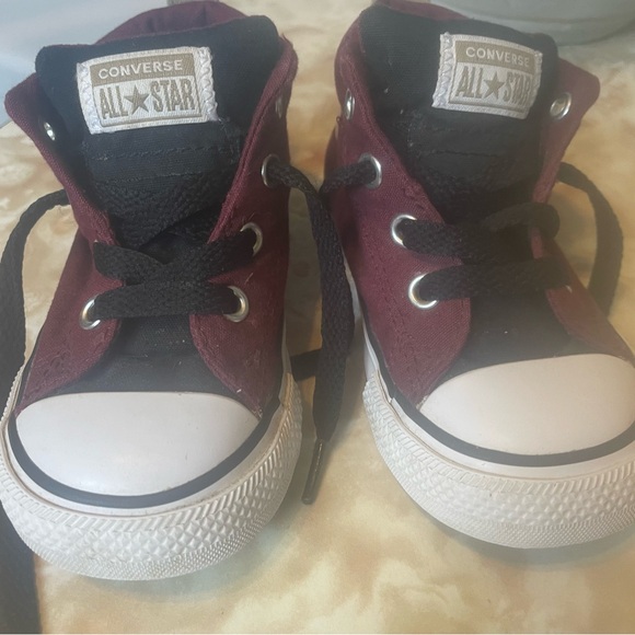Toddler Converse All Stars canvas size 6US shoes. - Picture 3 of 7